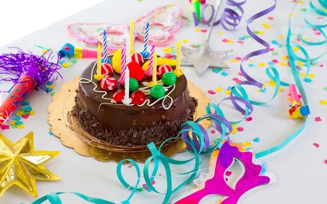 Quali gadget e accessori scegliere per la festa dei 18 anni