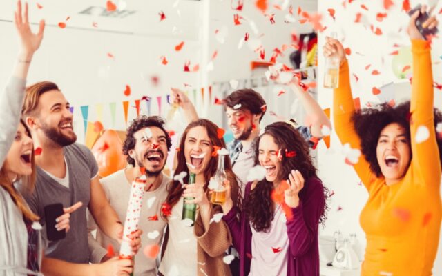Quante persone si invitano ad una festa di 18 anni a Milano?