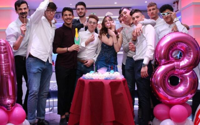 Come vestirsi per una Festa di 18 Anni a Milano in autunno