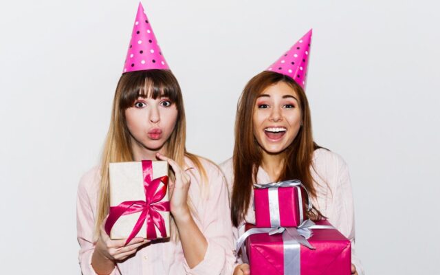 Cosa regalare a una ragazza che compie 18 anni, idee e consigli