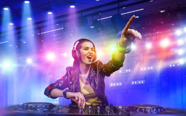 DJ e Animazione per Feste di 18 Anni a Milano: Come Scegliere i Migliori