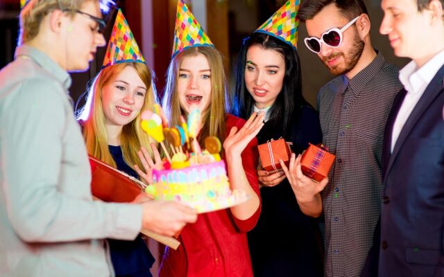 Permessi e Normative per Feste di 18 Anni a Milano: Guida Legale