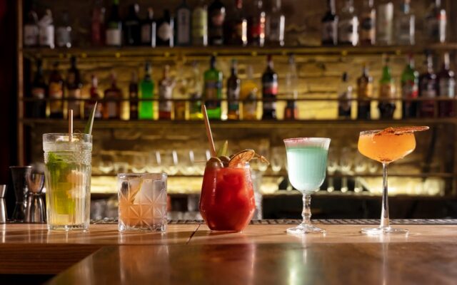 Festa di 18 anni a Milano: Locali con cocktail personalizzati, come creare drink unici