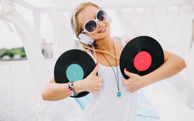 Musica per la Festa dei 18 Anni a Milano: DJ, Playlist o Band? La Guida per Scegliere