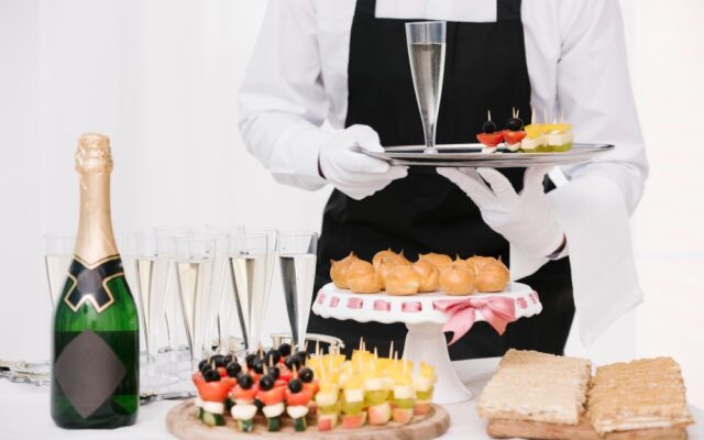 Catering per il diciottesimo a Milano: quale formula scegliere e quanto spendere