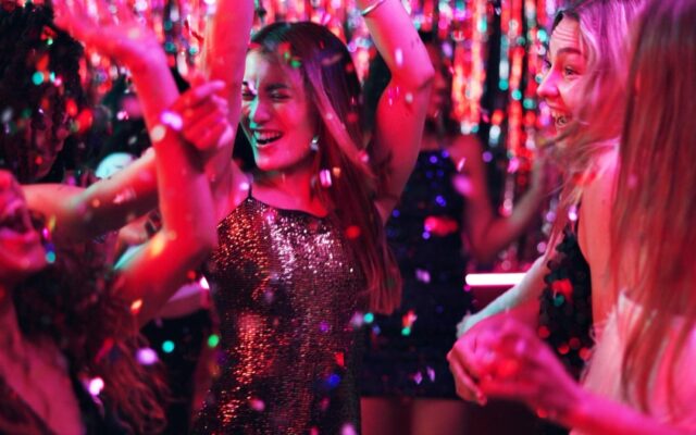 Discoteca per il Diciottesimo a Milano: Come la Musica Giusta Cambia Tutto e Come Trovare Quella che Fa per Te
